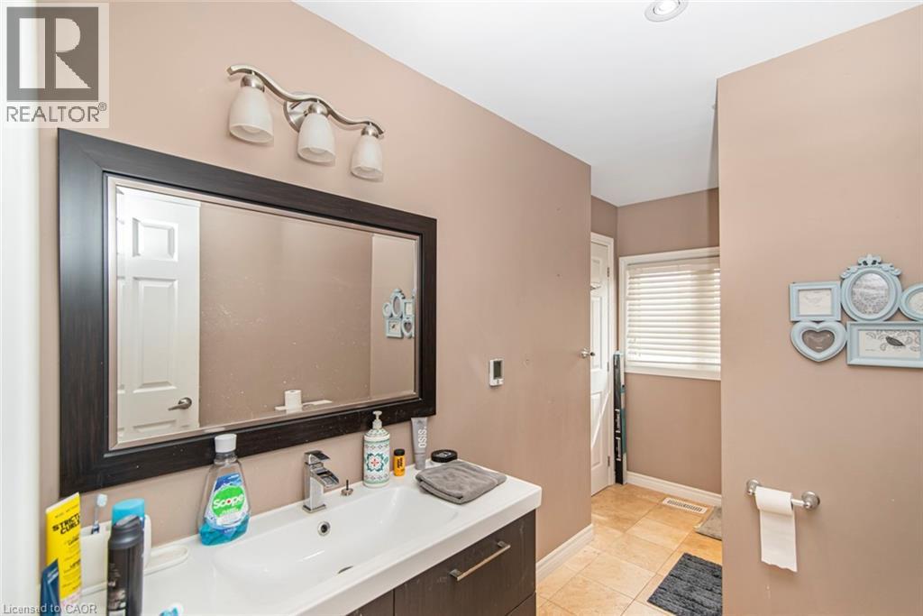 443 Eleventh Road E, Stoney Creek, Ontario  L8J 3N4 - Photo 34 - 40814618