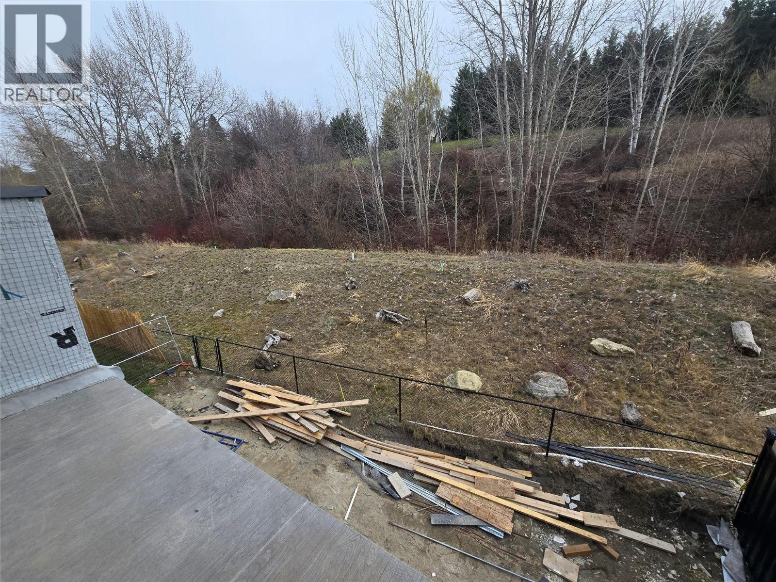 996 Bull Crescent, Kelowna, British Columbia  V1W 0B6 - Photo 9 - 10366954