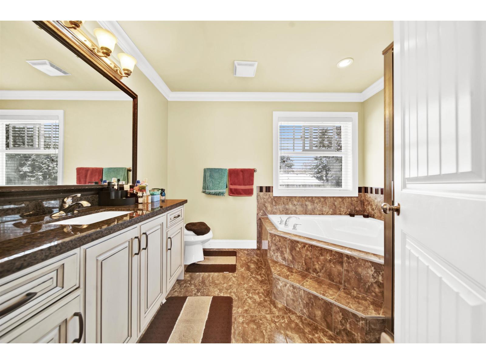 14049 Grosvenor Road, Surrey, British Columbia  V3R 5G6 - Photo 16 - R3098456