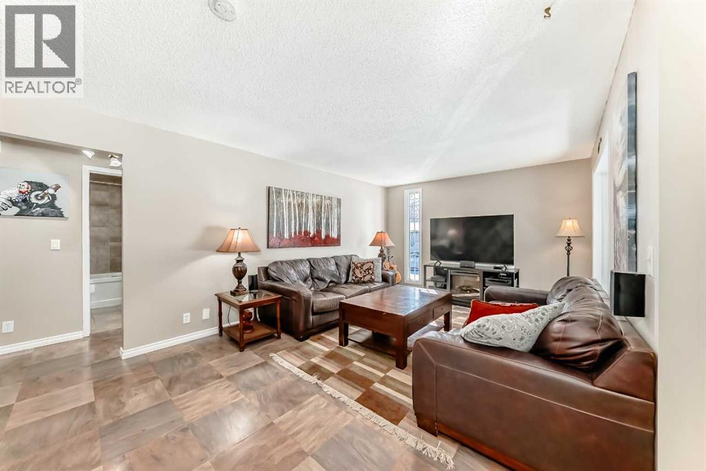 48 Midglen Way Se, Calgary, Alberta  T2X 1G4 - Photo 8 - A2290419