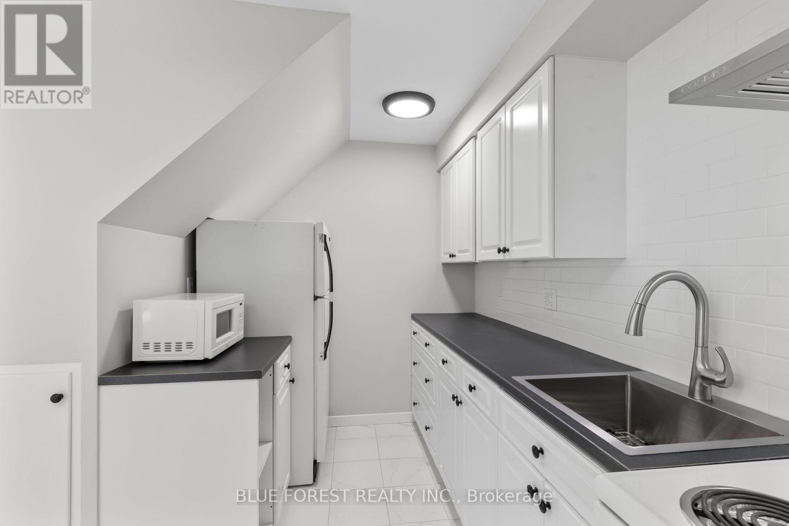 Upper - 7065 Longwoods Road, London South, Ontario  N6P 1B6 - Photo 9 - X12915524