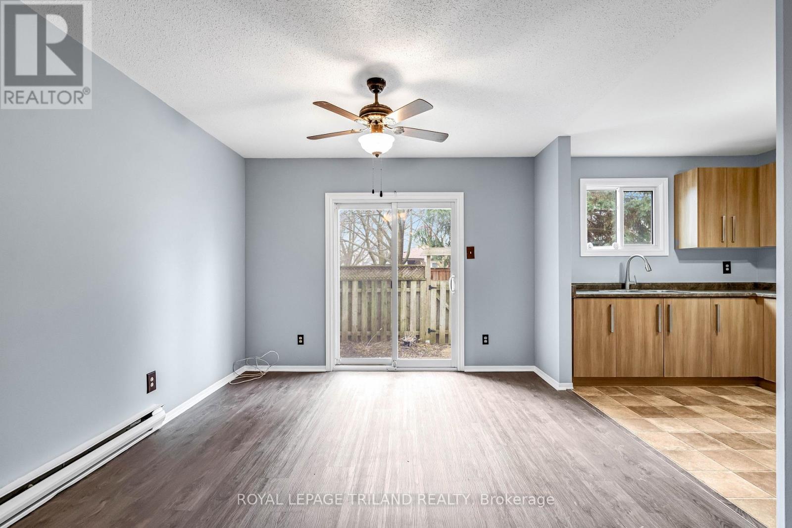 2 - 160 Conway Drive, London South, Ontario  N6E 3M4 - Photo 12 - X12915546