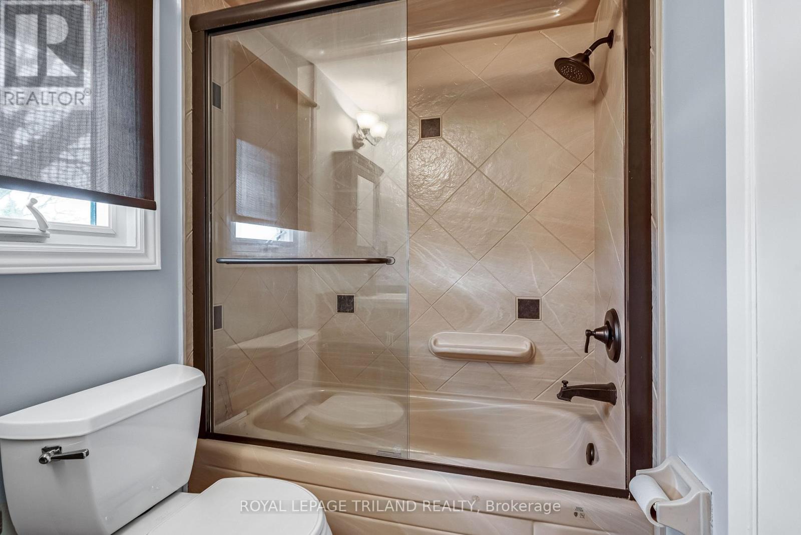 2 - 160 Conway Drive, London South, Ontario  N6E 3M4 - Photo 30 - X12915546