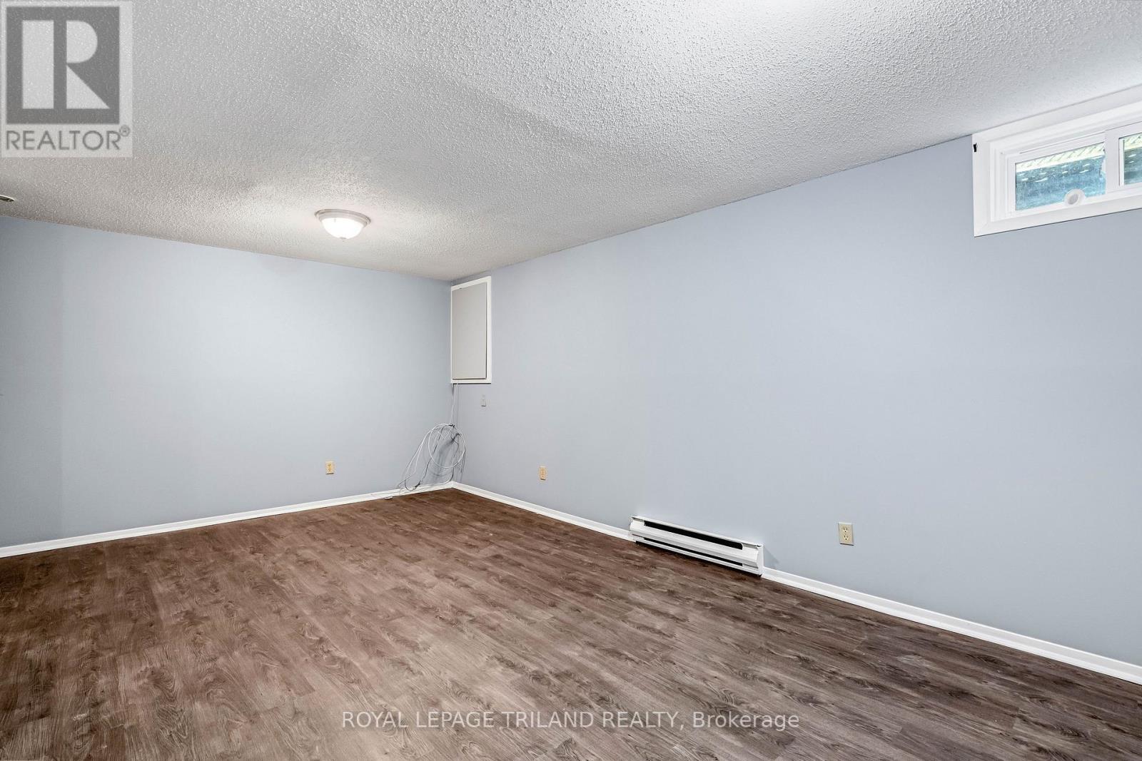 2 - 160 Conway Drive, London South, Ontario  N6E 3M4 - Photo 32 - X12915546