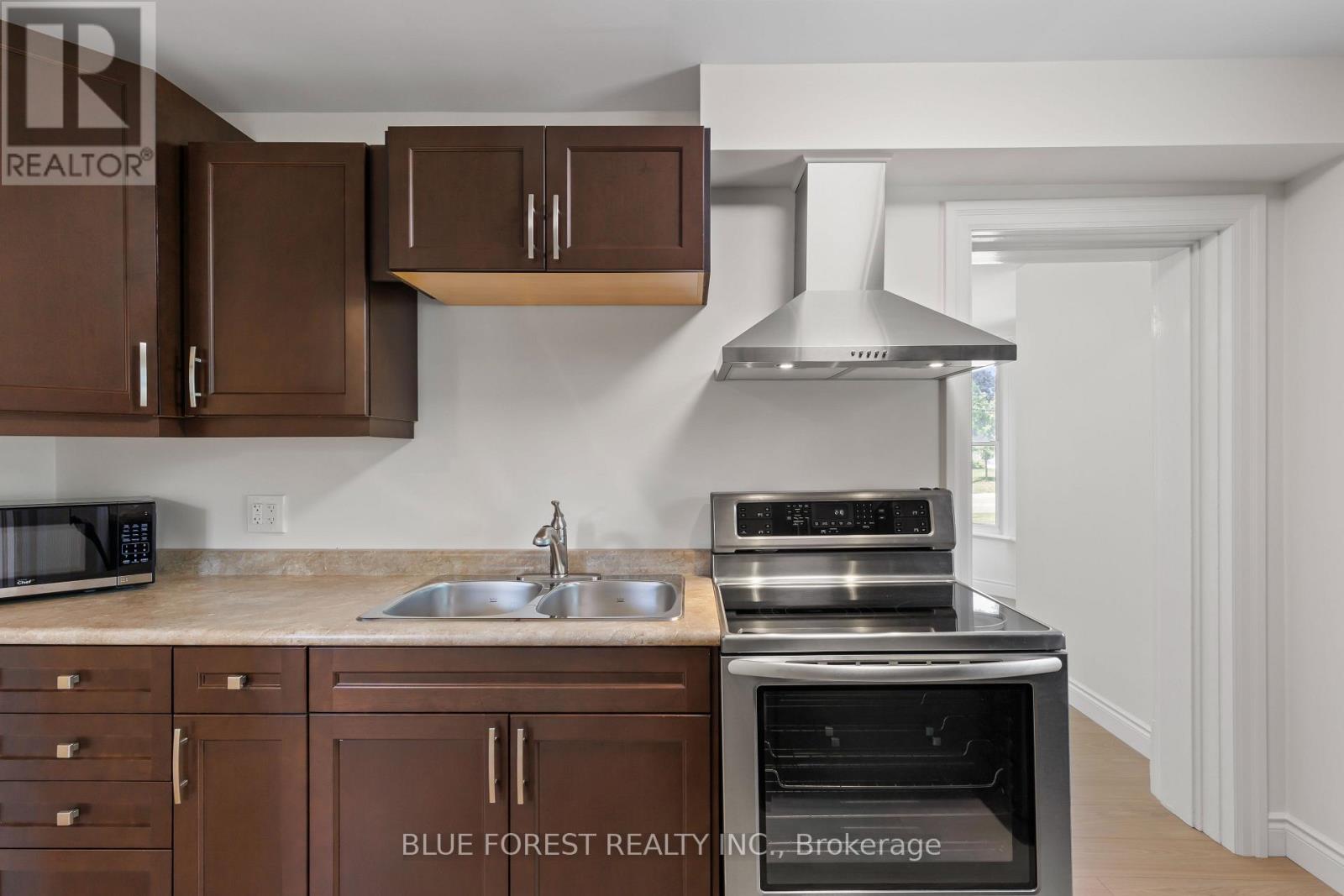 Main - 7065 Longwoods Road, London South, Ontario  N6P 1B6 - Photo 12 - X12915556