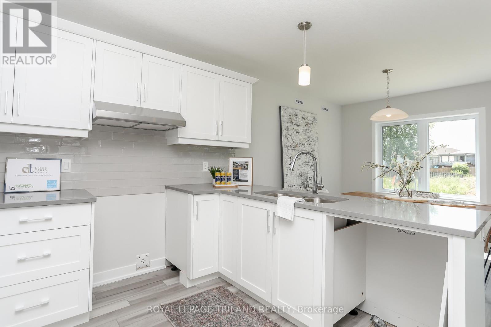 24 Harrow Lane, St. Thomas, Ontario  N5R 0P3 - Photo 11 - X12915572