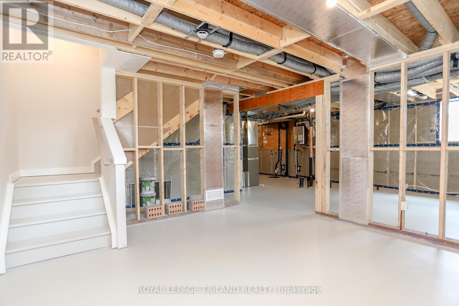 24 Harrow Lane, St. Thomas, Ontario  N5R 0P3 - Photo 34 - X12915572