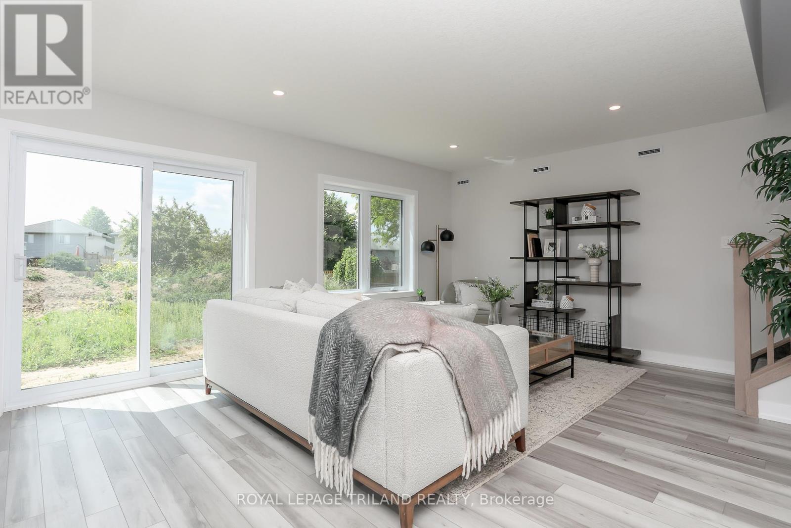 24 Harrow Lane, St. Thomas, Ontario  N5R 0P3 - Photo 6 - X12915572