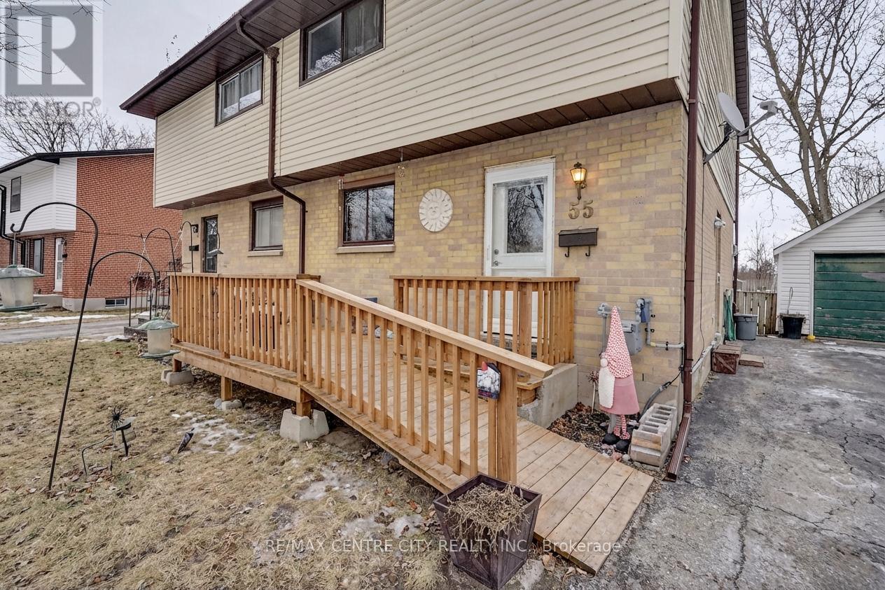 55 Mohegan Crescent, London East, Ontario  N5V 2X7 - Photo 2 - X12915632