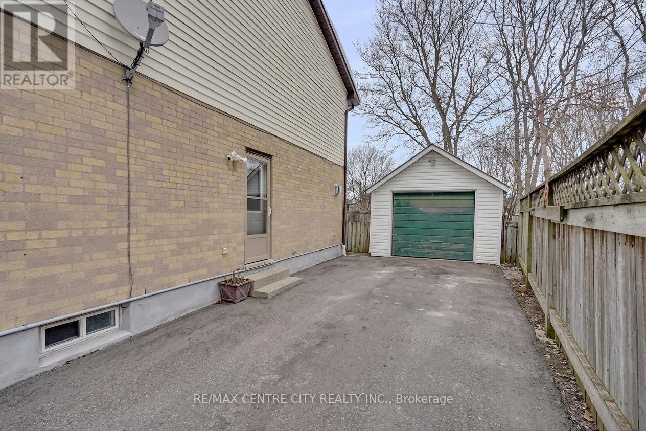 55 Mohegan Crescent, London East, Ontario  N5V 2X7 - Photo 21 - X12915632