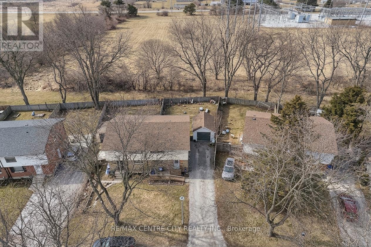 55 Mohegan Crescent, London East, Ontario  N5V 2X7 - Photo 26 - X12915632