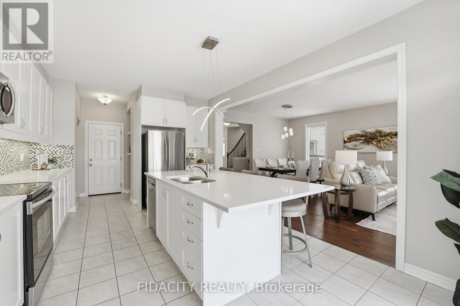 16 Sweetbay Circle, Ottawa, Ontario  K2S 0W8 - Photo 16 - X12915520