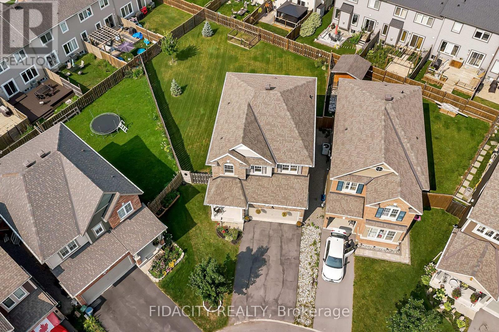 16 Sweetbay Circle, Ottawa, Ontario  K2S 0W8 - Photo 2 - X12915520