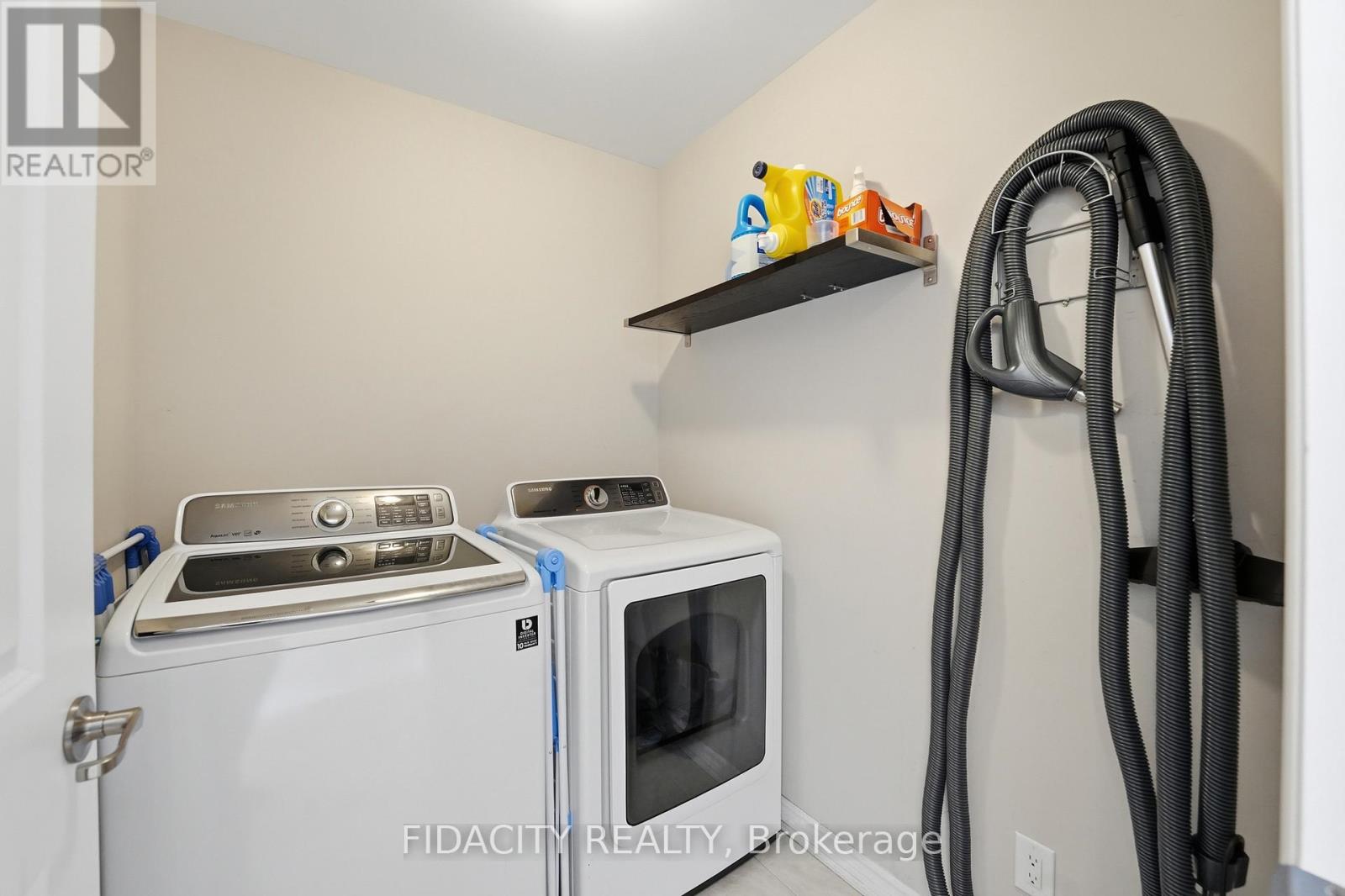 16 Sweetbay Circle, Ottawa, Ontario  K2S 0W8 - Photo 30 - X12915520