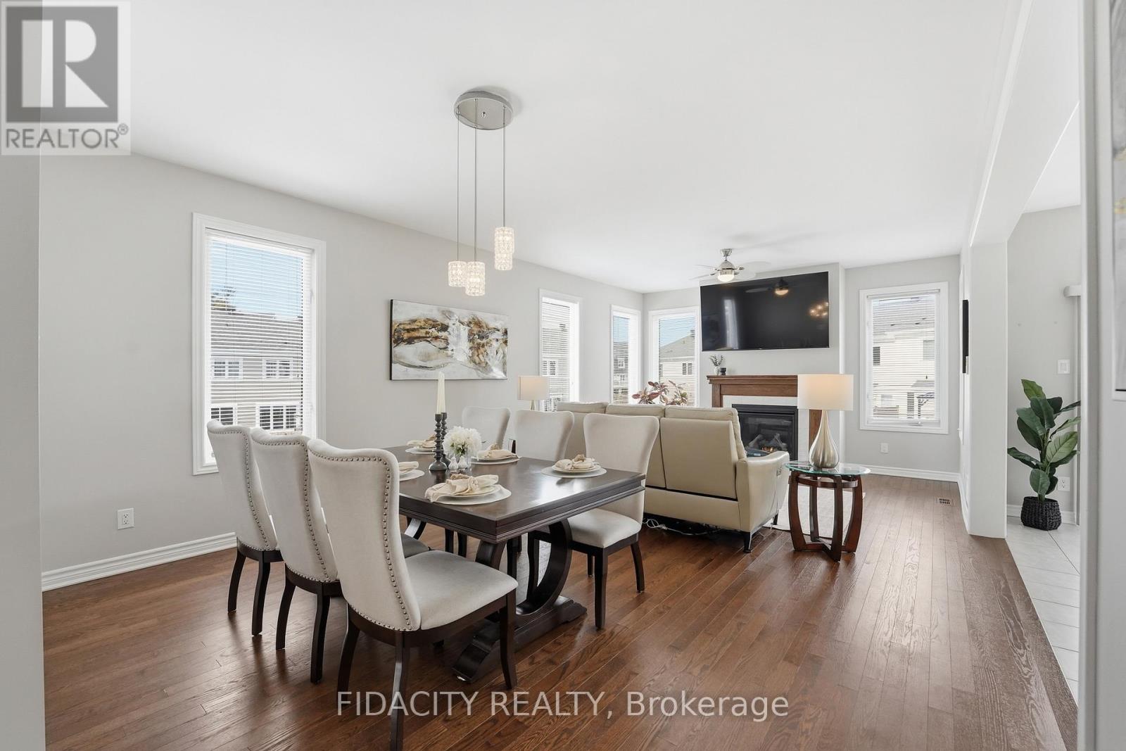 16 Sweetbay Circle, Ottawa, Ontario  K2S 0W8 - Photo 5 - X12915520