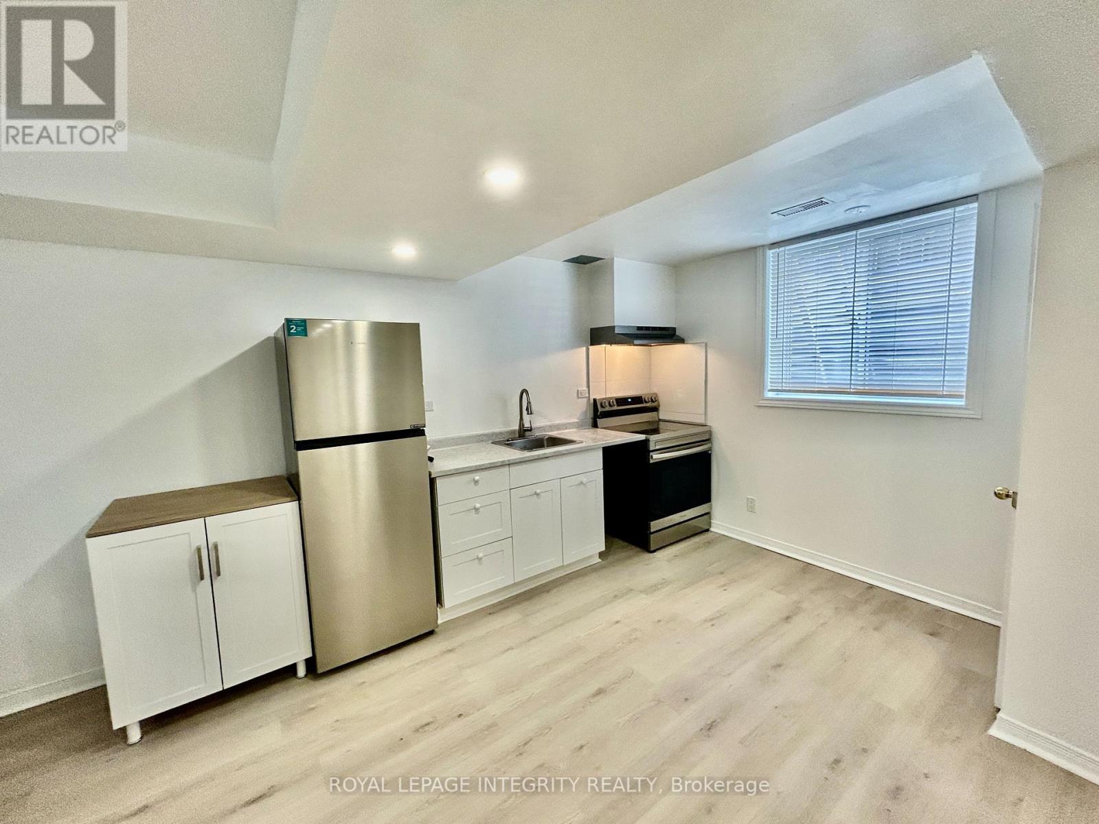 A - 1843 Prestwick Drive, Ottawa, Ontario  K1E 2R7 - Photo 5 - X12915542