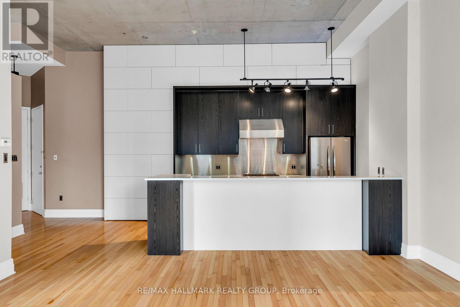 206 - 420 Berkley Avenue, Ottawa, Ontario  K2A 4H5 - Photo 9 - X12915584