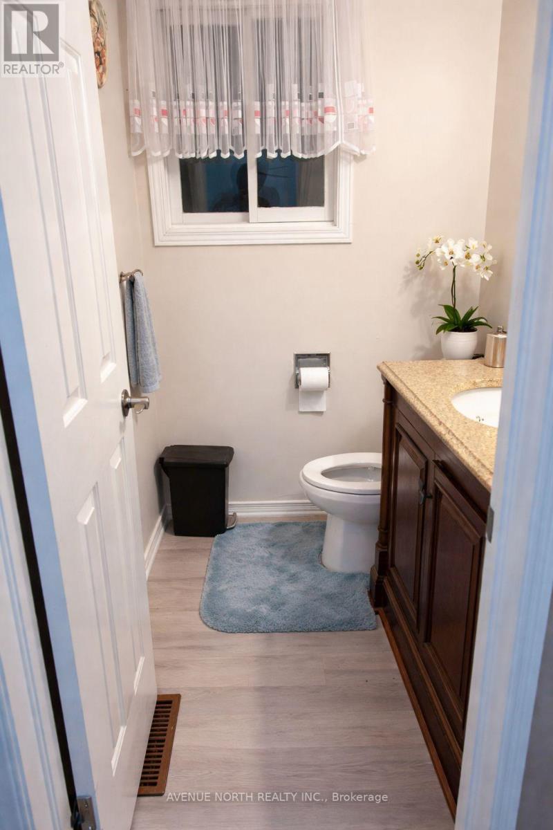 1533 Burningtree Court, Ottawa, Ontario  K1C 5C8 - Photo 11 - X12915660