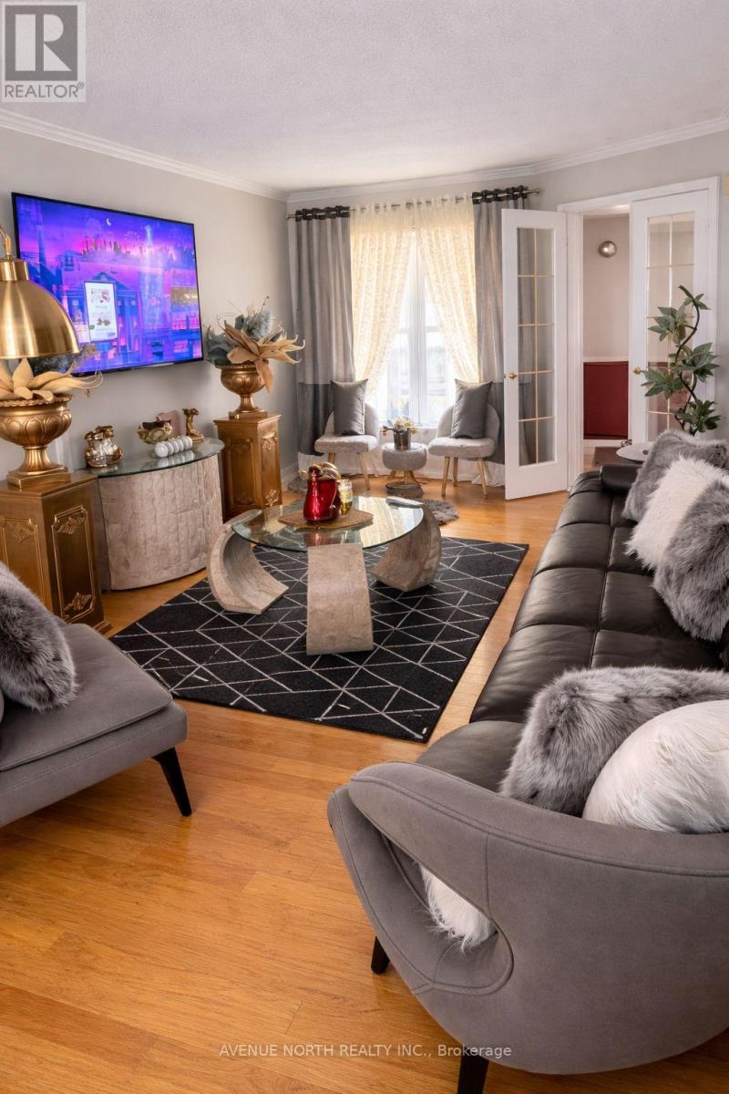 1533 Burningtree Court, Ottawa, Ontario  K1C 5C8 - Photo 3 - X12915660