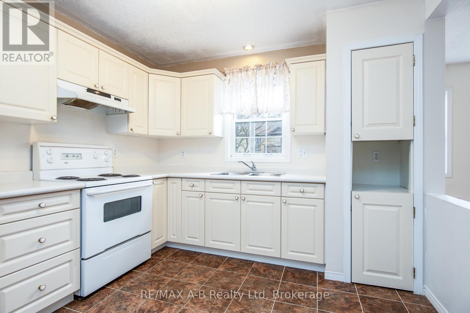 209 Jacob Street, Wilmot, Ontario  N3A 1C5 - Photo 26 - X12915160