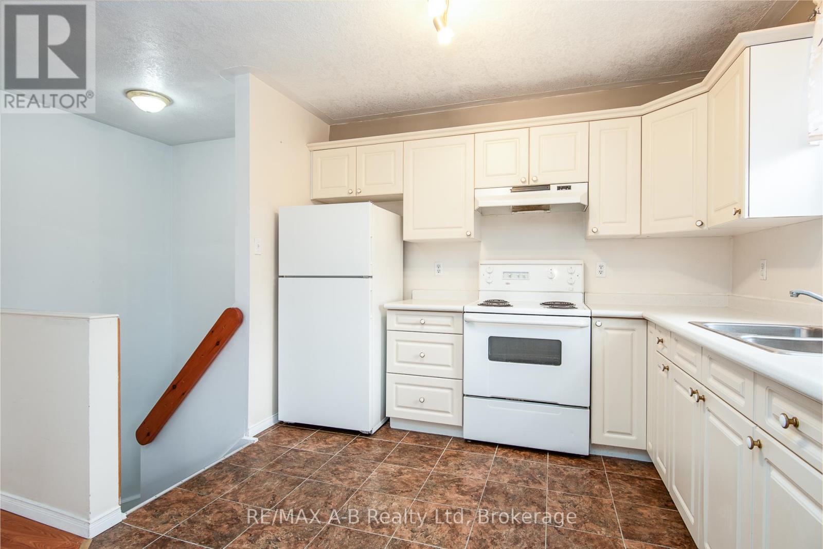 209 Jacob Street, Wilmot, Ontario  N3A 1C5 - Photo 24 - X12915160