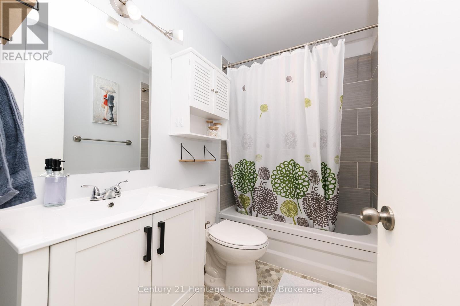 211 Grantham Avenue, St. Catharines, Ontario  L2M 4Z1 - Photo 11 - X12915604