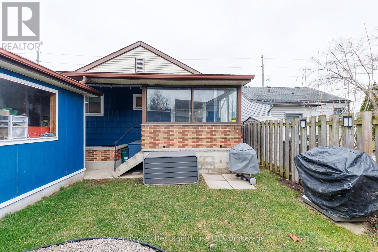 211 Grantham Avenue, St. Catharines, Ontario  L2M 4Z1 - Photo 26 - X12915604