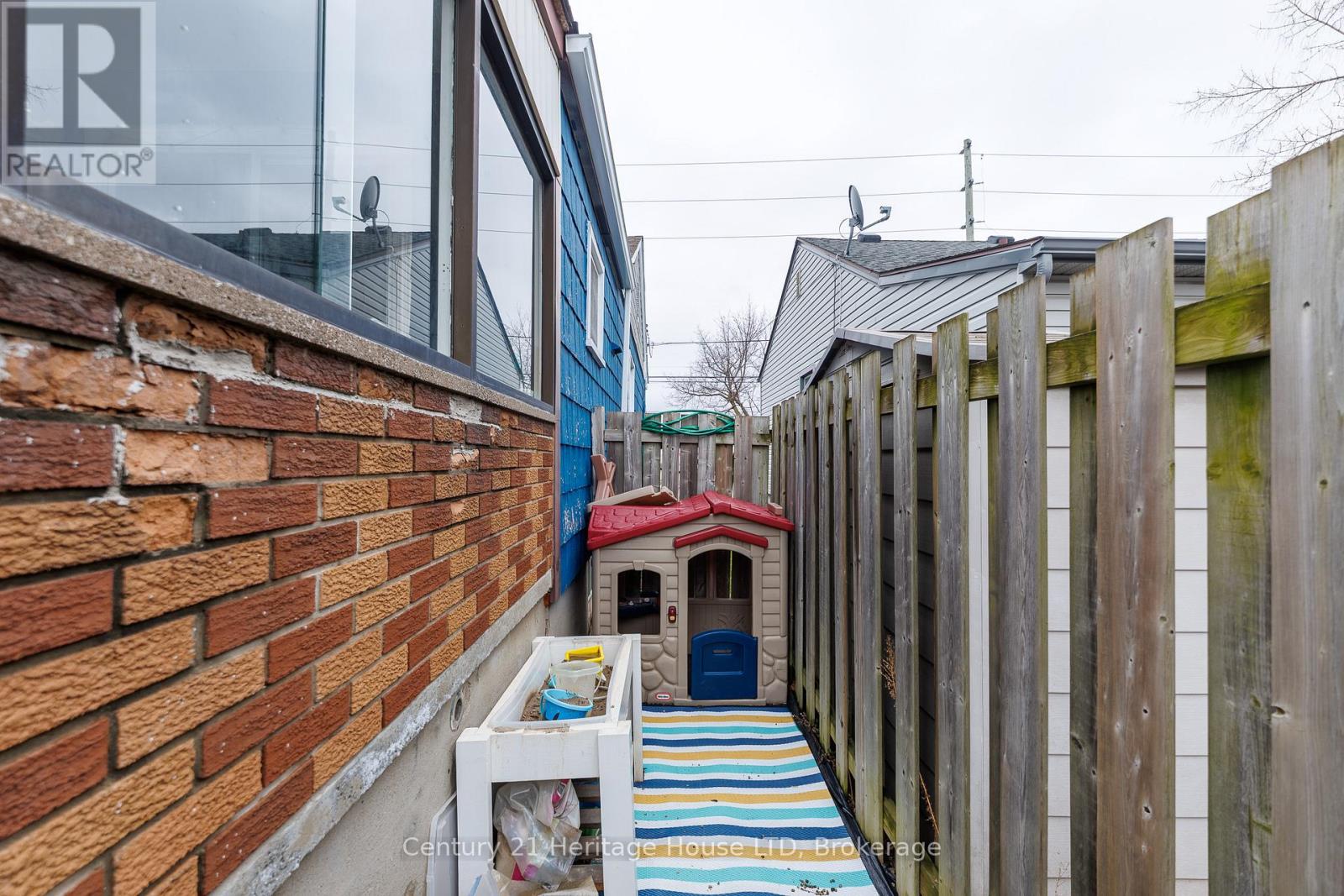 211 Grantham Avenue, St. Catharines, Ontario  L2M 4Z1 - Photo 27 - X12915604