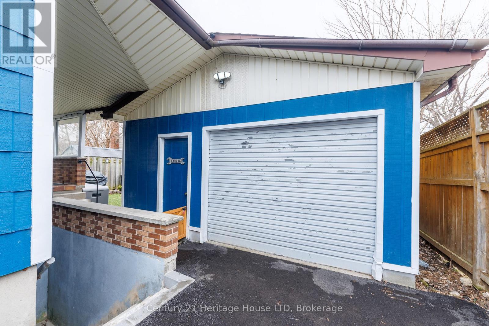 211 Grantham Avenue, St. Catharines, Ontario  L2M 4Z1 - Photo 30 - X12915604