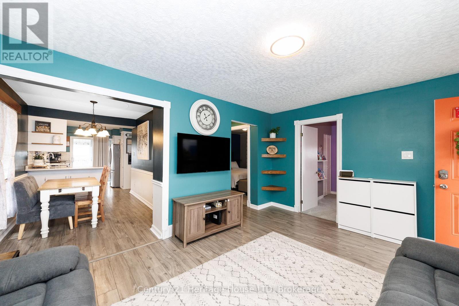 211 Grantham Avenue, St. Catharines, Ontario  L2M 4Z1 - Photo 5 - X12915604