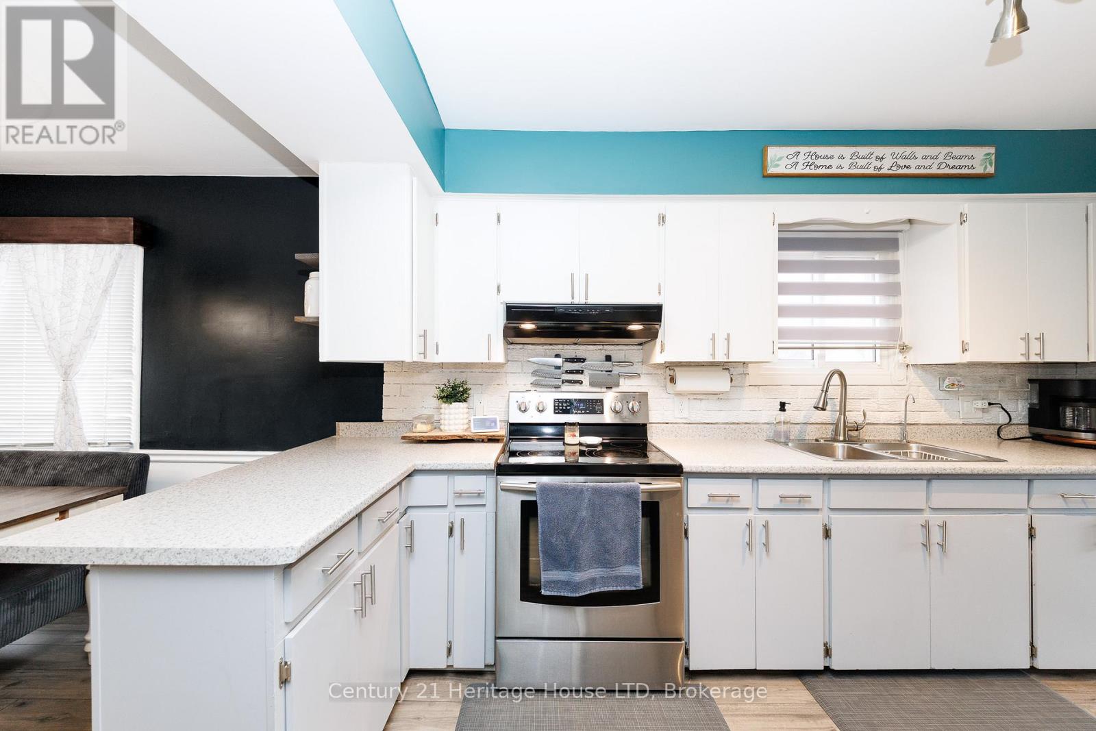 211 Grantham Avenue, St. Catharines, Ontario  L2M 4Z1 - Photo 9 - X12915604