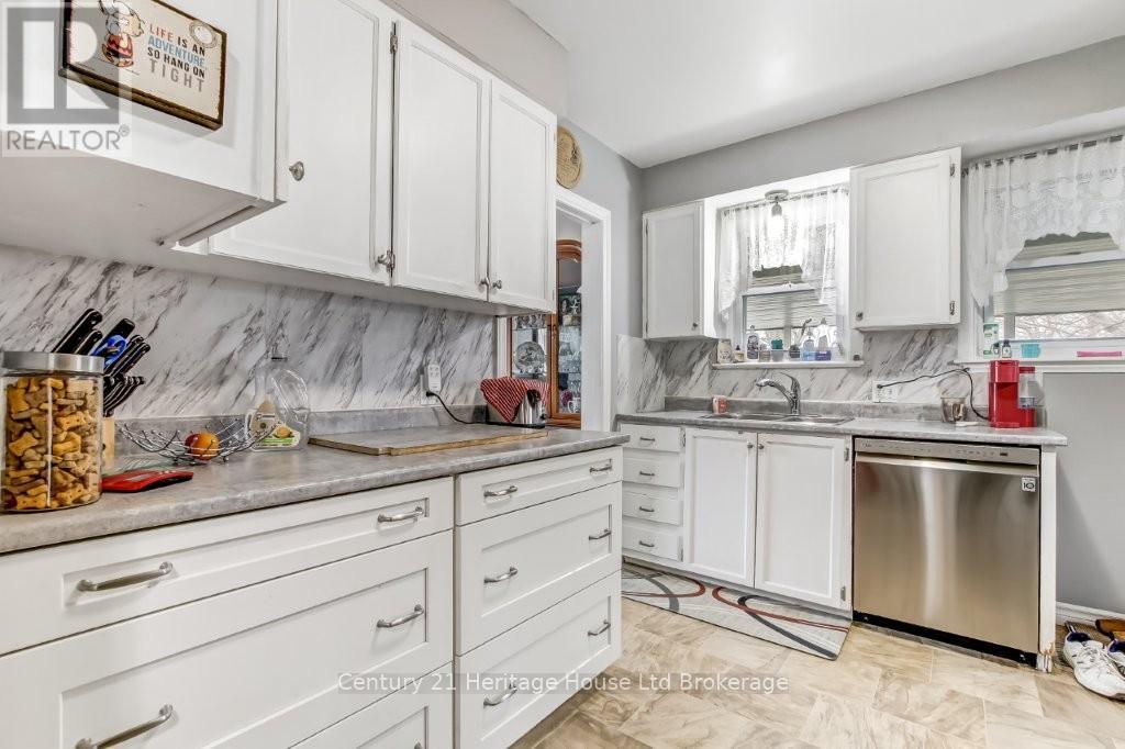 856 Grosvenor Street W, Woodstock, Ontario  N4S 5G6 - Photo 11 - X12915598