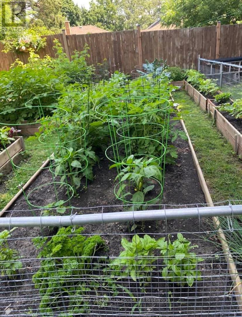 856 Grosvenor Street W, Woodstock, Ontario  N4S 5G6 - Photo 32 - X12915598