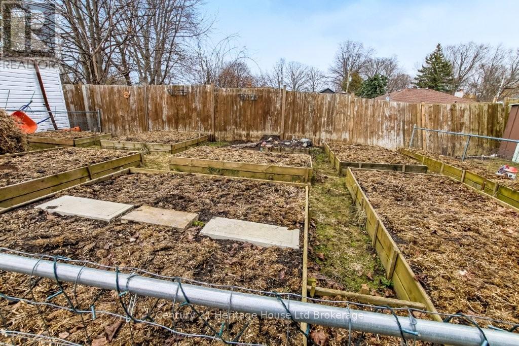 856 Grosvenor Street W, Woodstock, Ontario  N4S 5G6 - Photo 33 - X12915598