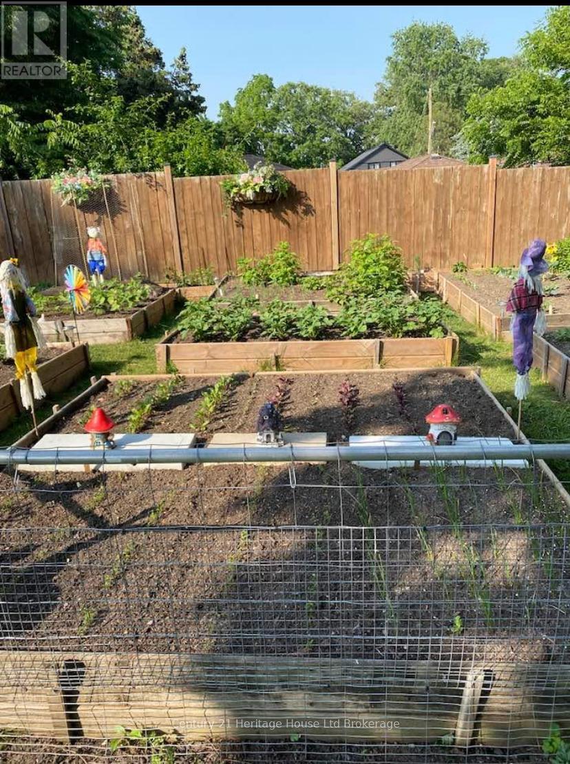 856 Grosvenor Street W, Woodstock, Ontario  N4S 5G6 - Photo 34 - X12915598