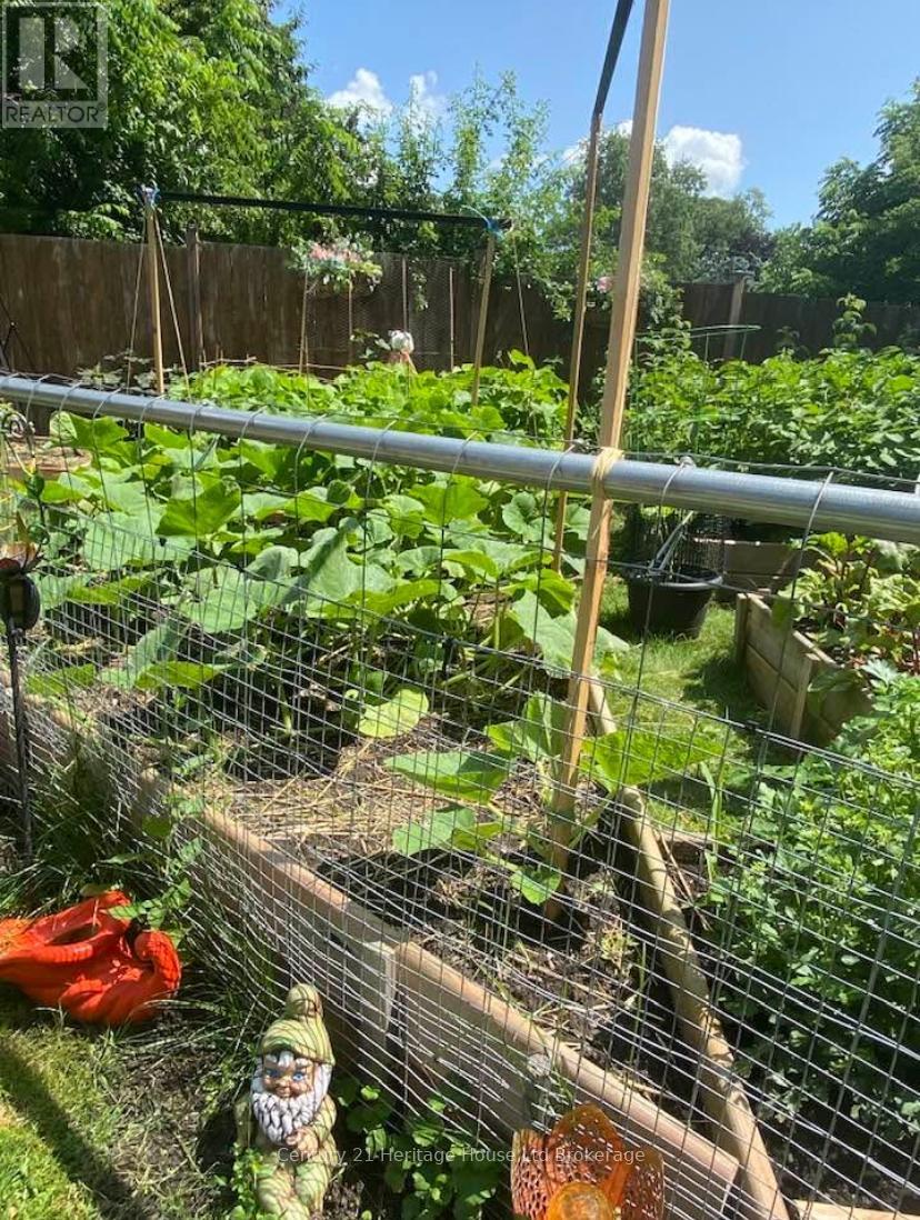 856 Grosvenor Street W, Woodstock, Ontario  N4S 5G6 - Photo 35 - X12915598