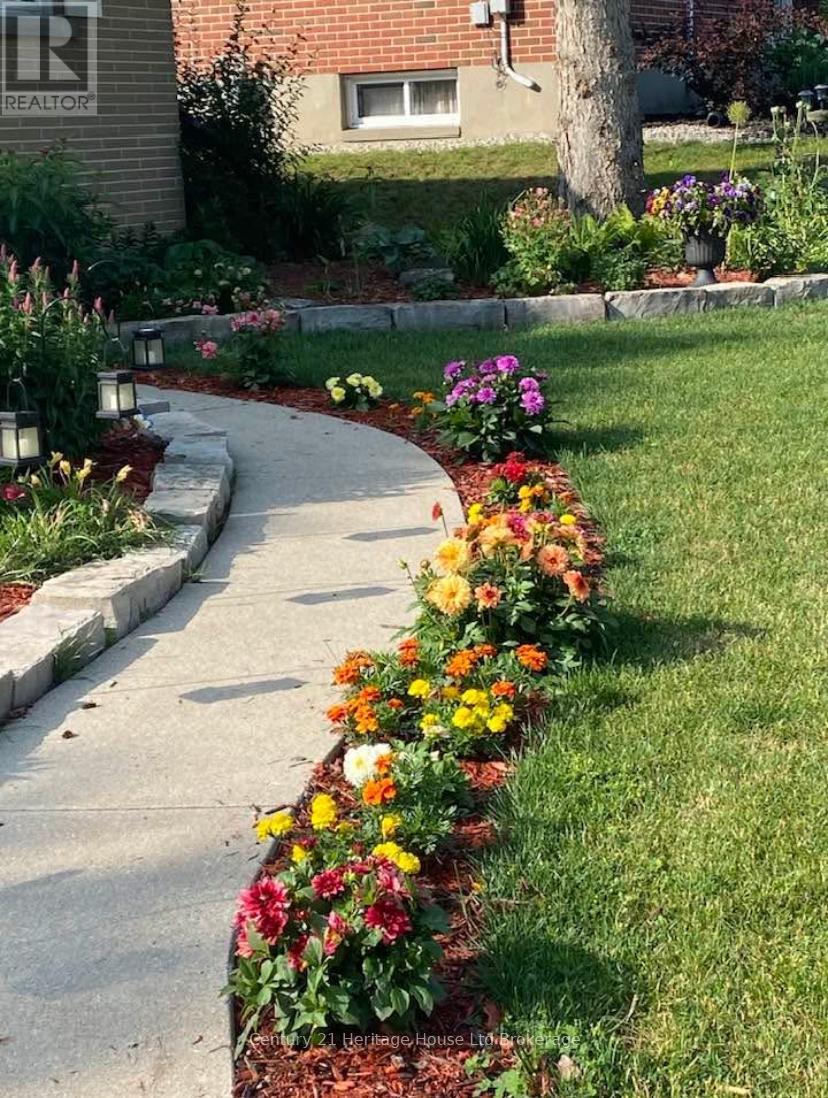 856 Grosvenor Street W, Woodstock, Ontario  N4S 5G6 - Photo 8 - X12915598