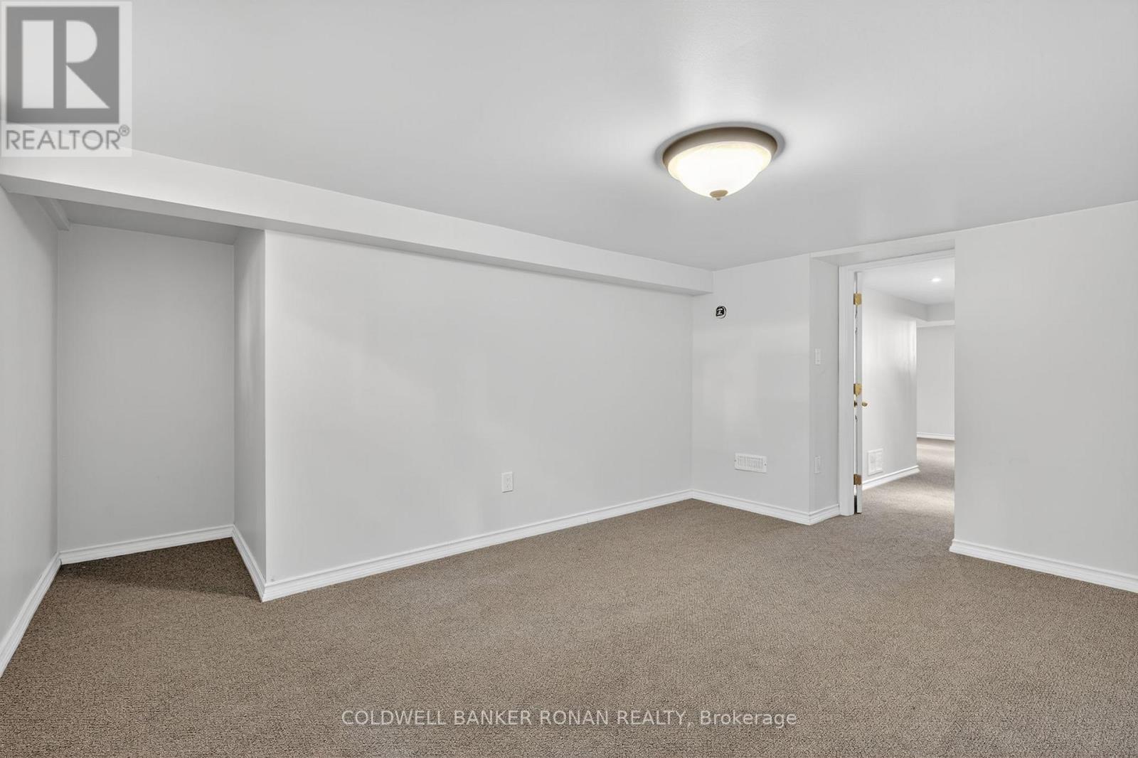 118 Queen Street, Bradford West Gwillimbury, Ontario  L3Z 1L3 - Photo 32 - N12423433