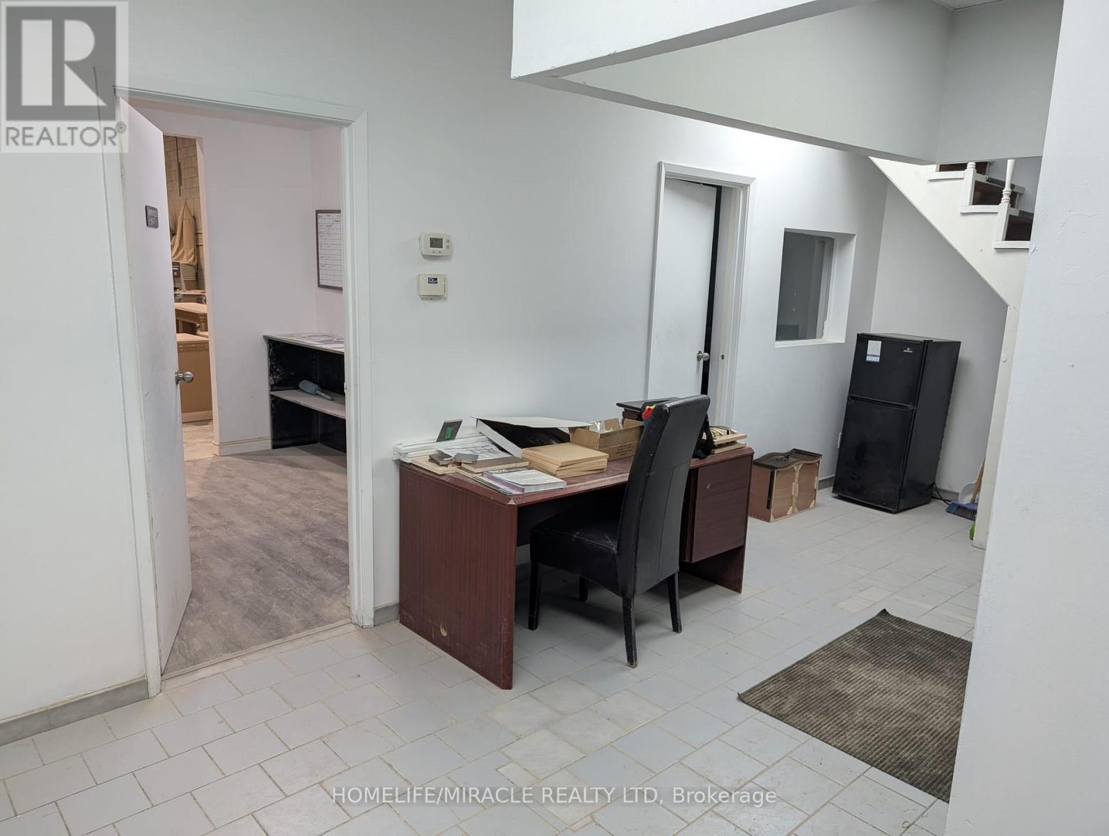 10&11 - 5456 Tomken Road, Mississauga, Ontario  L4W 2Z5 - Photo 9 - W12912716