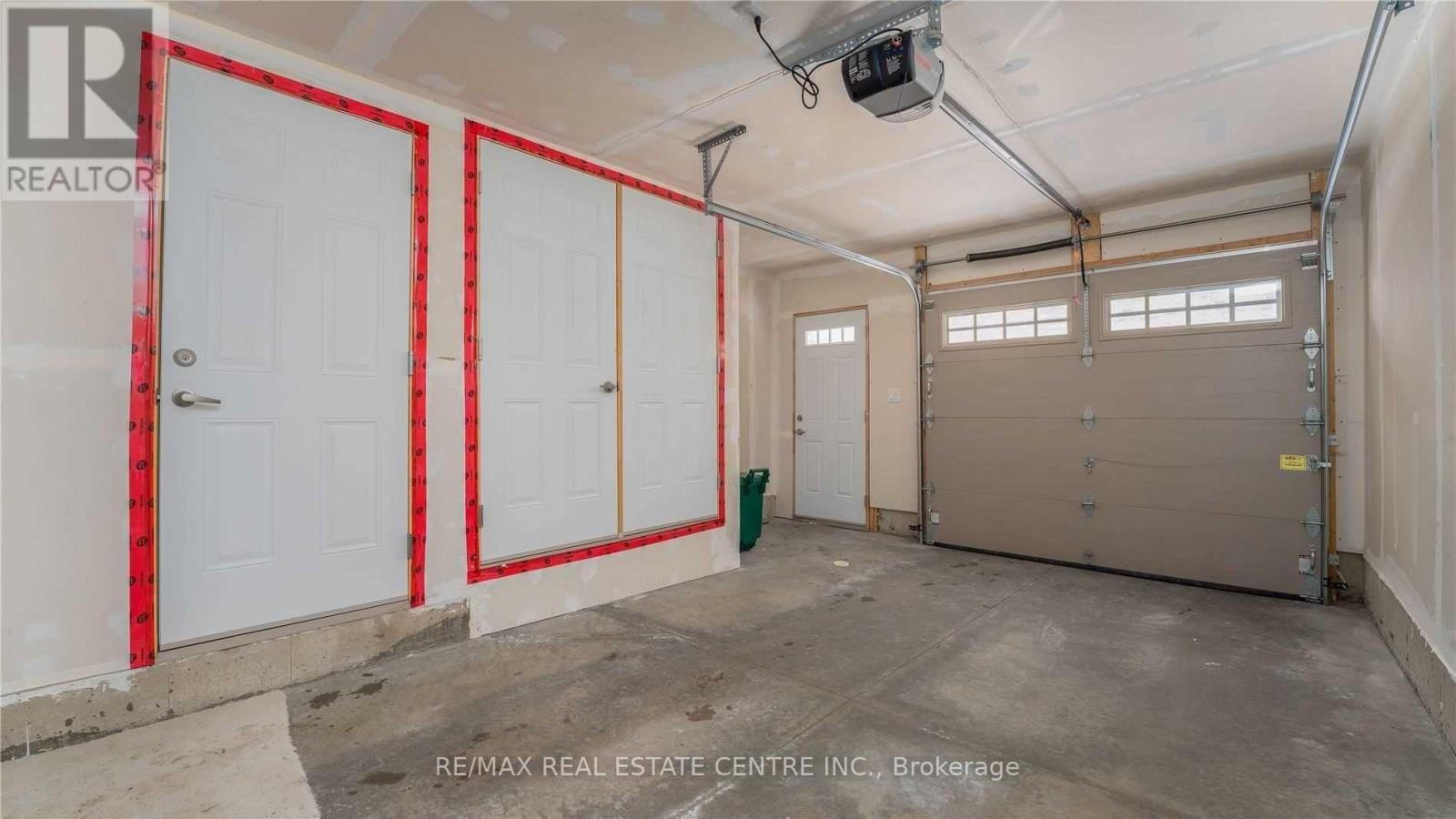 6 Oxfordshire Lane, Kitchener, Ontario  N2H 0B3 - Photo 16 - X12906790