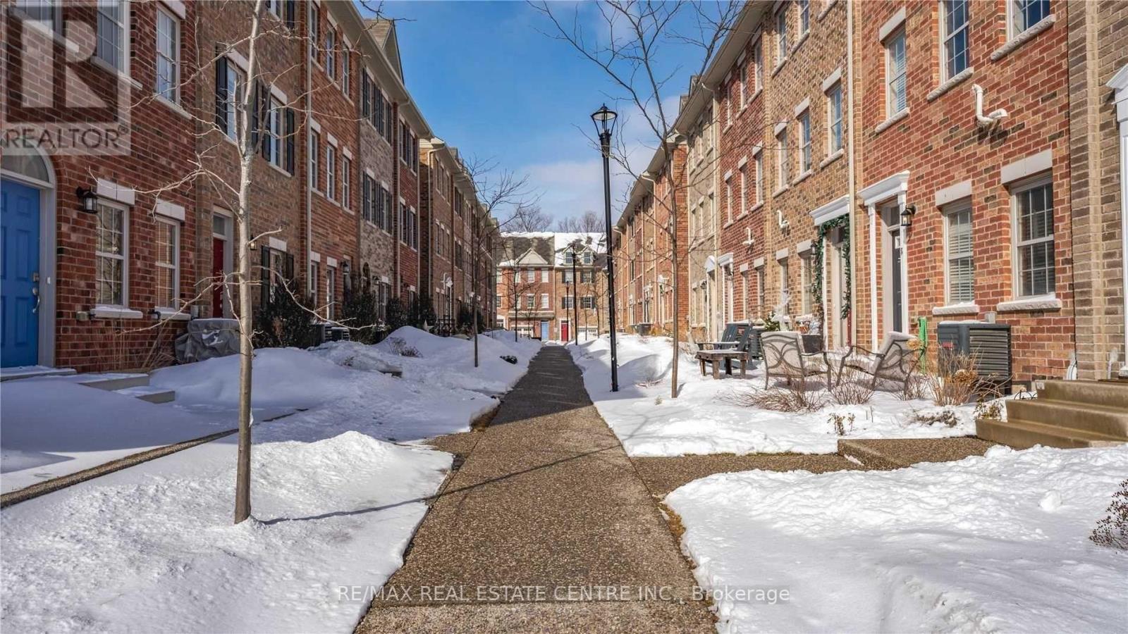 6 Oxfordshire Lane, Kitchener, Ontario  N2H 0B3 - Photo 19 - X12906790