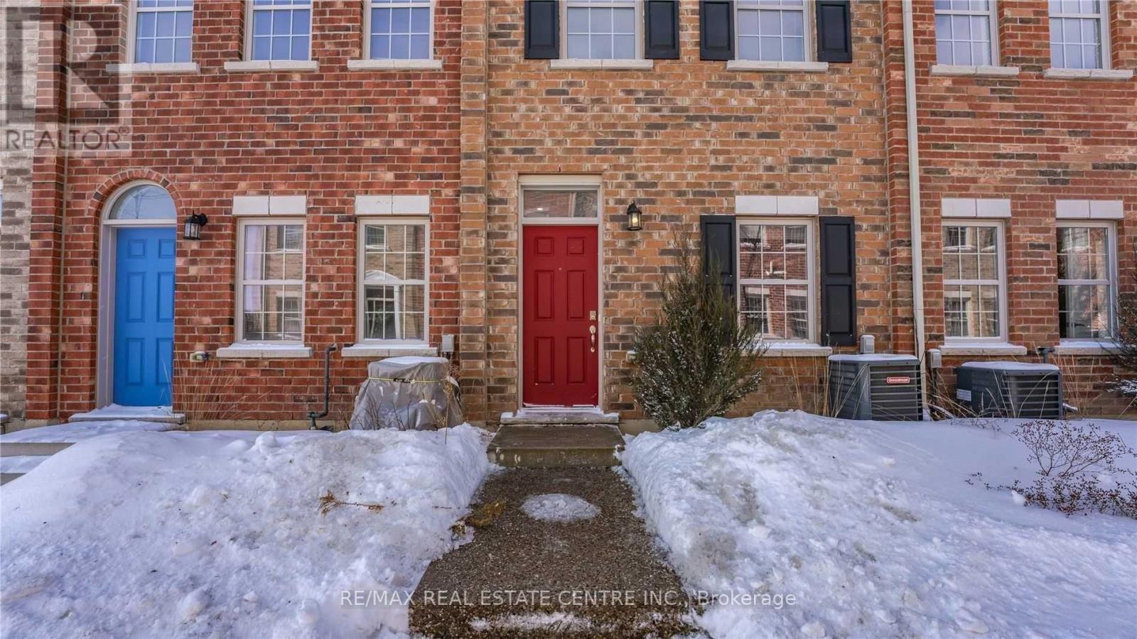 6 Oxfordshire Lane, Kitchener, Ontario  N2H 0B3 - Photo 2 - X12906790