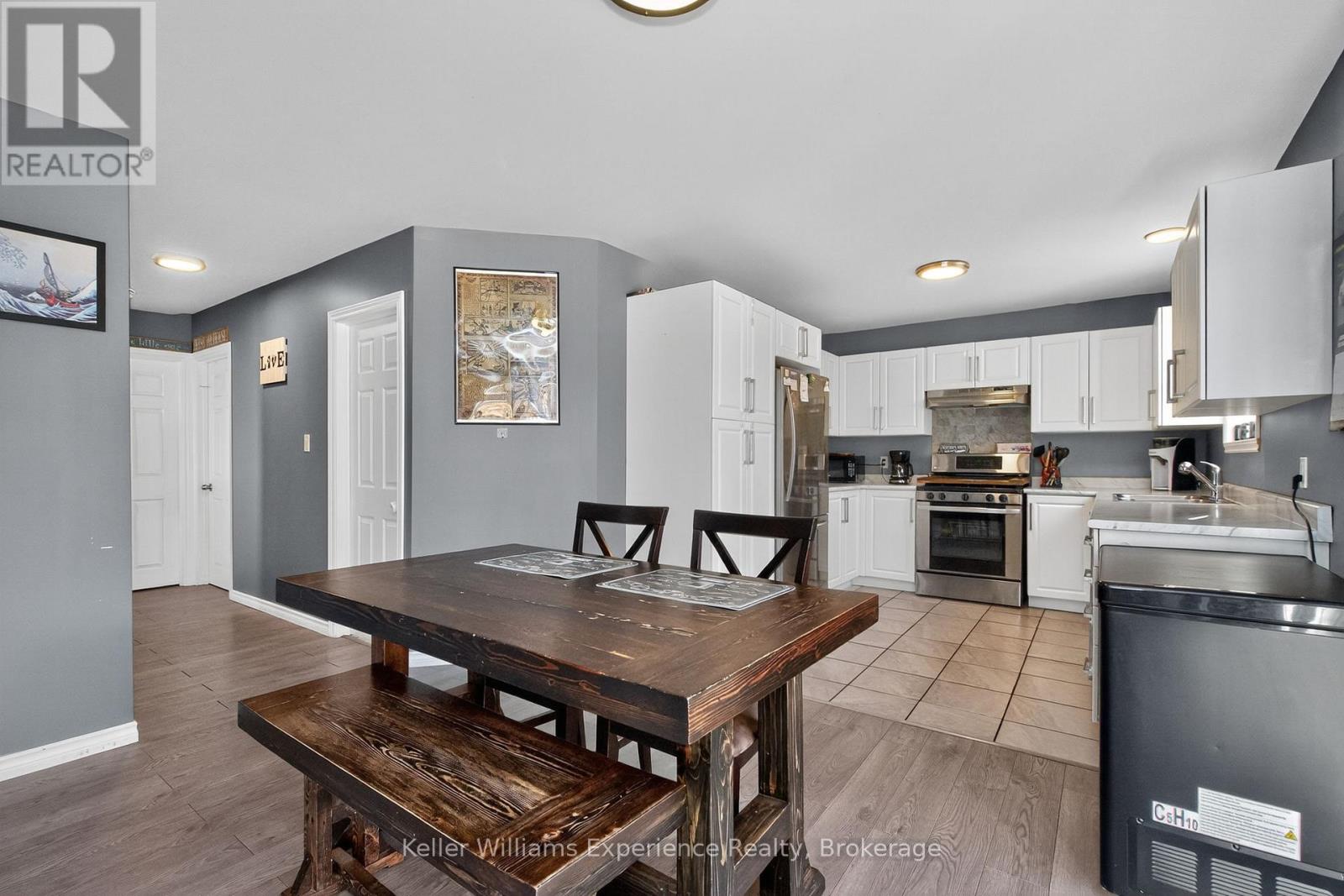 296 Church Street, Penetanguishene, Ontario  L9M 1G5 - Photo 15 - S12915636