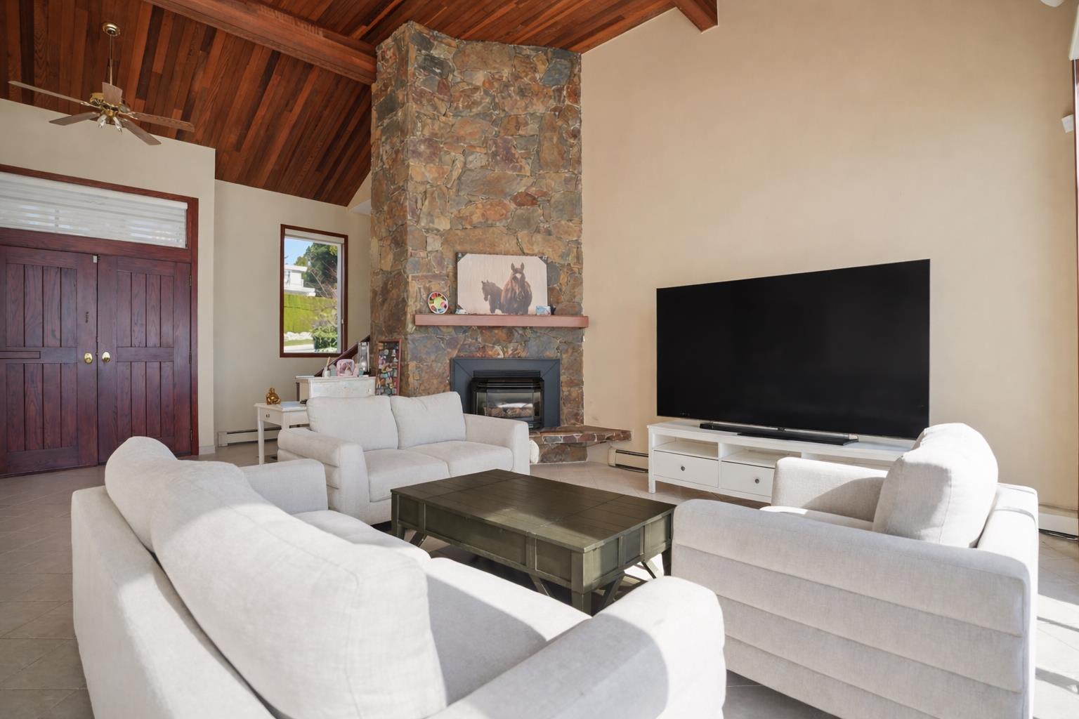 13576 13a Avenue, White Rock, British Columbia  V4A 1C4 - Photo 4 - R3102796