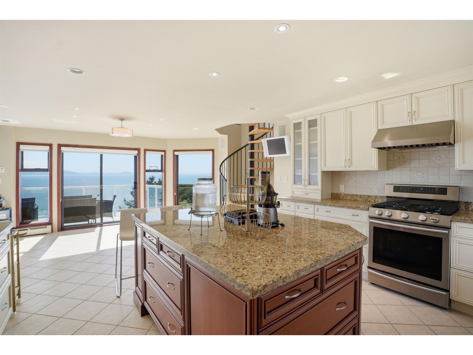 13576 13a Avenue, White Rock, British Columbia  V4A 1C4 - Photo 13 - R3102796