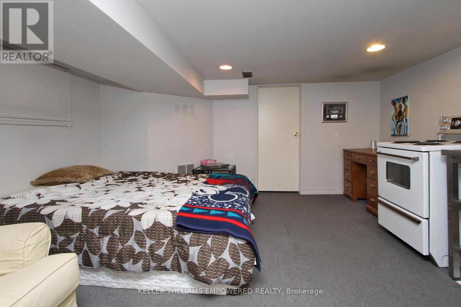 51 Rawlinson Avenue, Toronto, Ontario M4P 2N1 - Photo 15 - C12915638