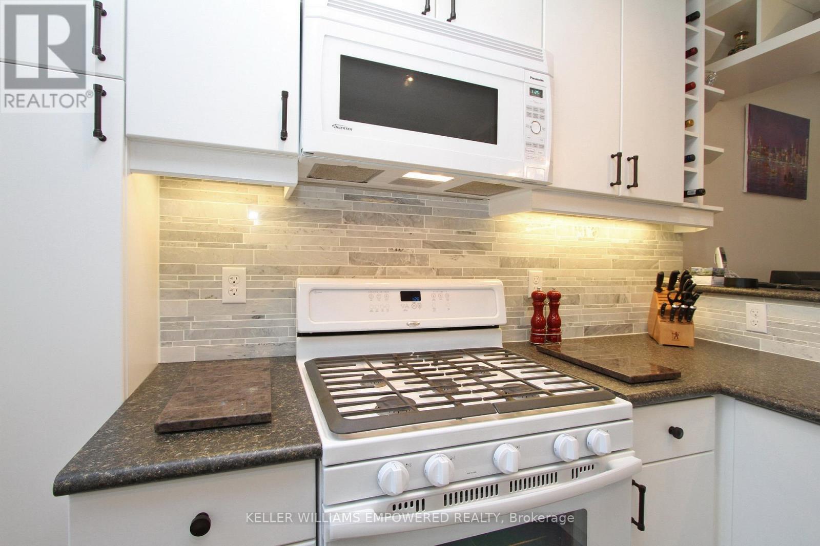 51 Rawlinson Avenue, Toronto, Ontario M4P 2N1 - Photo 7 - C12915638