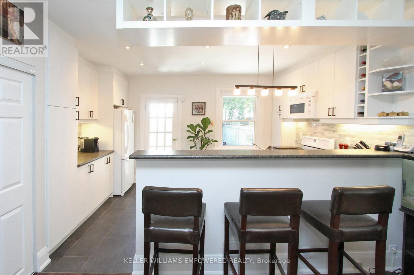 51 Rawlinson Avenue, Toronto, Ontario M4P 2N1 - Photo 8 - C12915638