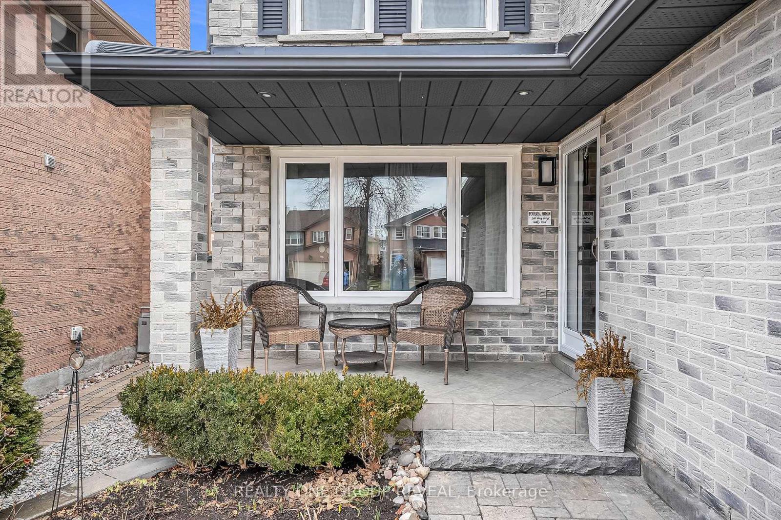 556 Rainy Day Drive, Pickering, Ontario  L1V 5Z9 - Photo 4 - E12915482