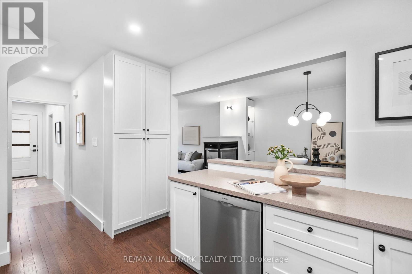 74 Glen Davis Crescent, Toronto, Ontario  M4E 1X5 - Photo 10 - E12915506